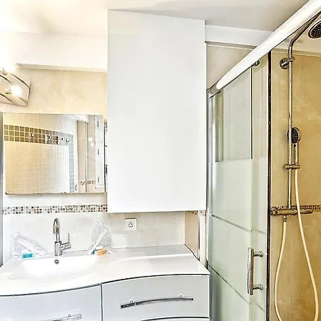 594 Tamar - Superb In Parigi